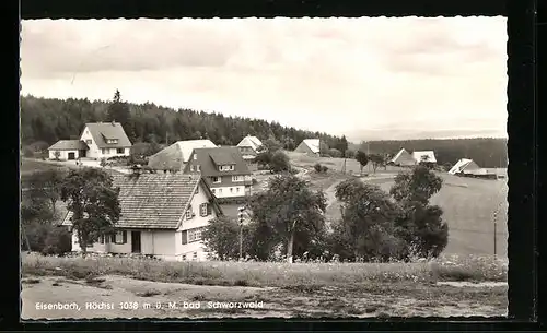 AK Eisenbach /Schwarzw., Ortsansicht mit Waldblick