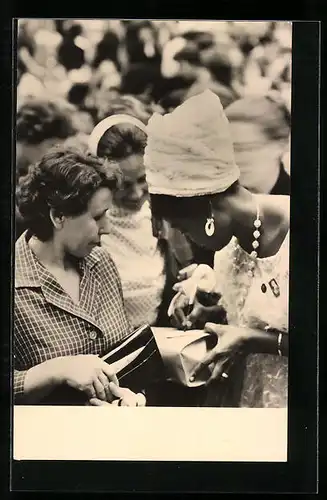 AK Moskau, Weltkongress der Frauen 1963, Frau mit Stift und Zettel, DDR-Propaganda
