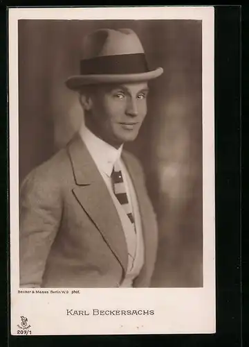 AK Schauspieler Karl Beckersachs mit Hut und Anzug