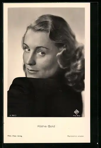 AK Schauspielerin Käthe Gold mit Blick über die Schulter