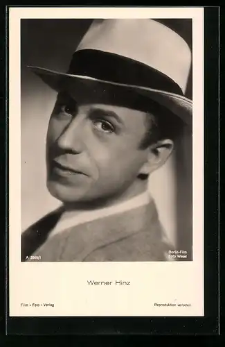 AK Schauspieler Werner Hinz charmant mit Hut