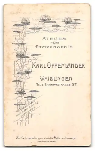 Fotografie Karl Oppenländer, Waiblingen, Neue Bahnhofstrasse 37, Dame mit strengem Mittelscheitel und Puffärmeln