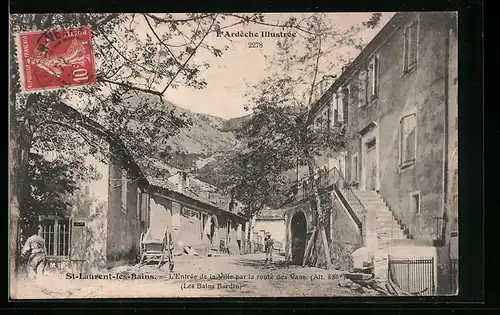 AK St-Laurent-les-Bains, L`Entrée de la Ville par la route des Vans