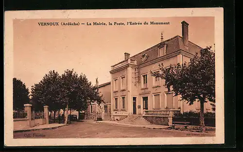 AK Vernoux, La Mairie, la Poste, l`Entrée du Monument