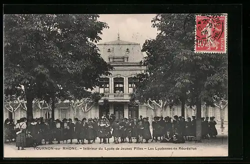 AK Tournon-sur-Rhone, Intérieur du Lycée de Jeunes Filles - Les Lycéennes en Récréation