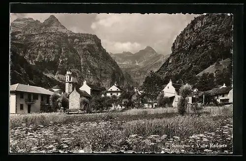 AK Sonogno, Valle Redorta, Ortsansicht mit Bergen