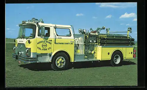 AK Mack. 1250 GPM diesel pumper in service at Middle River Vol. Fire Dept., Feuerwehr-Einsatzfahrzeug