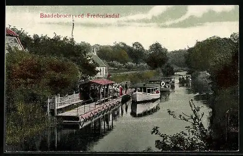 AK Frederiksdal, Baadebroen