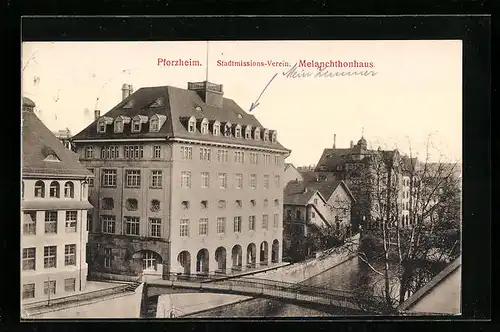 AK Pforzheim, Melanchtonhaus des Stadtmissions-Vereins mit Brücke und Strasse aus der Vogelschau