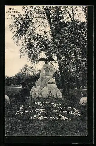 AK Berlin-Lichterfelde, Partie am Kriegerdenkmal