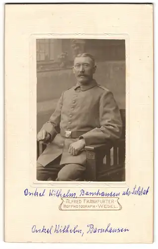Fotografie Alfred Frankfurter, Wesel, Wilhelm Barnhausen in Uniform mit gescheiteltem Haar