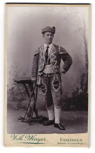 Fotografie Wilh. Mayer, Esslingen, junger Mann als Torero im Kostüm zum Fasching