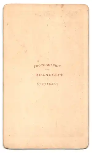 Fotografie Fr. Brandseph, Stuttgart, Mutter mit ihren beiden Kindern im Atelier