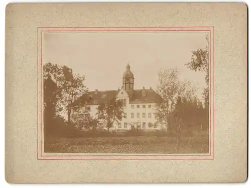 2 Fotografien unbekannter Fotograf, Ansicht Dassel, Predigerseminar 1894 im Schloss Erichsburg, Seminarteilnehmer