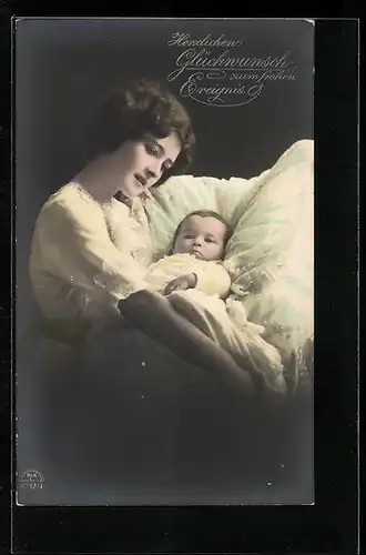 Foto-AK R & K / L Nr. 8232/4: Mutter mit ihrem Neugeborenen
