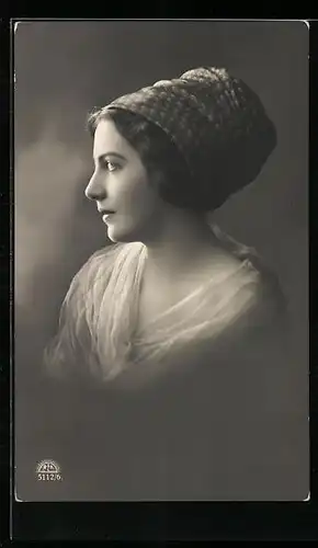 Foto-AK R & K / L Nr. 5112/6: Junge Dame mit Kopftuch