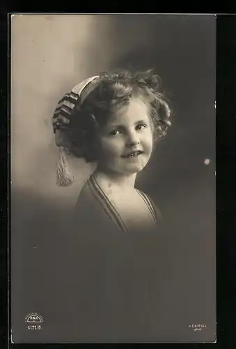 Foto-AK R & K / L Nr. 4171/6: Mädchen mit Schlafmütze