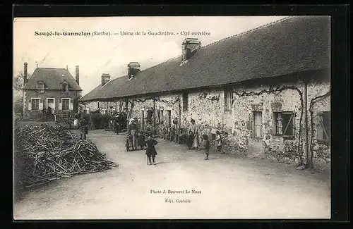 AK Sougé-le-Gannelon, Usine de la Gaudinière, Cité ouvrière