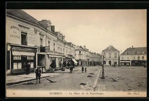 AK Ecommoy, La Place de la République