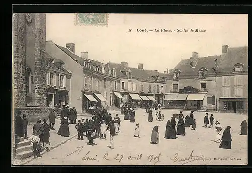 AK Loué, La Place, Sortie de Messe