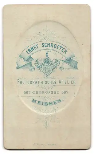 Fotografie E. Schroeter, Meissen, Obergasse 597, Schöne junge Dame mit Ohrringen im Sonntagsgewand