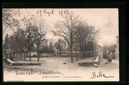 AK Bourg-St-Andéol, Place de la Madeleine