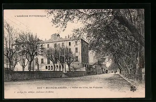 AK Bourg-St-Andéol, L`Hotel de Ville, les Platanes