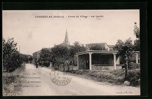 AK Chandolas, Les Lavoirs, Entree du Village