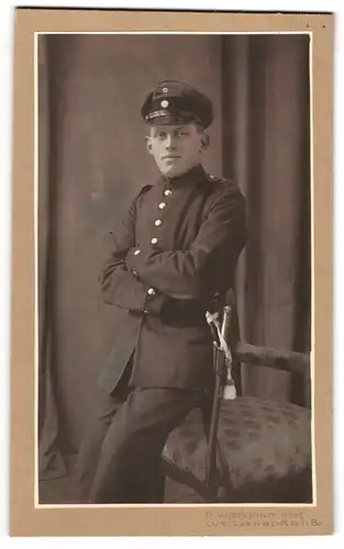 Fotografie K. Wiebkind, Weissenburg i. B., Soldat mit Bajonett und Portepee in Uniform
