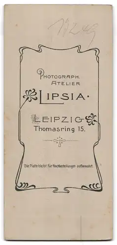 Fotografie Atelier Lipsia, Leipzig, Thomasring 15Junger Soldat mit Bajonett und Schützenschnur in Uniform