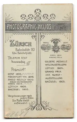 Fotografie Helios, Zürich, Bahnhofstr. 110, Schöne Dame mit abstehendem Haar im Kleid