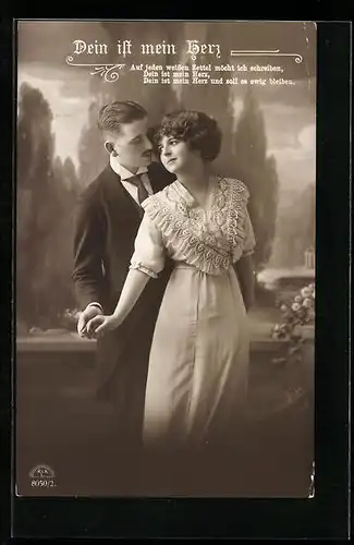 Foto-AK R & K / L Nr. 8050/2: Mann und Frau halten Hände