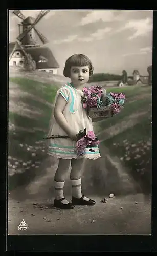 Foto-AK Photochemie Berlin Nr. 6177 /1: Kleines Mädchen mit Rosen vor einer Windmühle