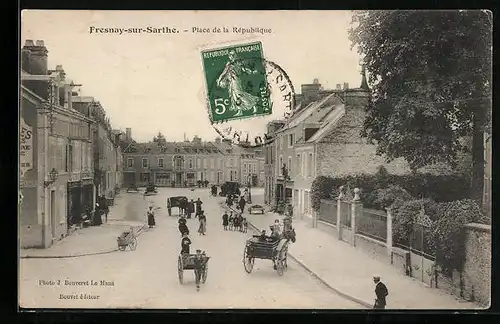 AK Fresnay-sur-Sarthe, Place de la Republique