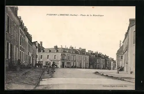 AK Fresnay-sur-Sarthe, Place de la Republique