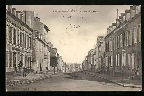 AK Fresnay-sur-Sarthe, Avenue de la Gare