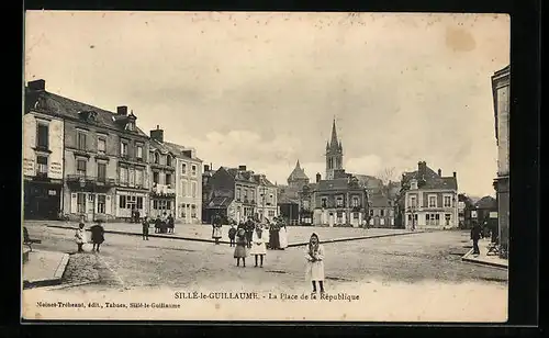 AK Sillé-le-Guillaume, La Place de la République