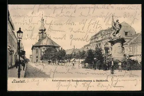 AK Rastatt, Kaiserstrasse mit Bernhardusbrunnen und Stadtkirche