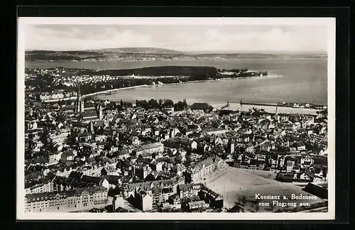 AK Konstanz /Bodensee, Ortsansicht vom Flugzeug aus