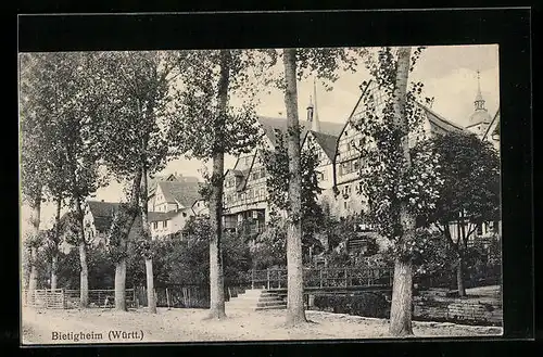 AK Bietigheim / Württ., Häuserzeile am Kanal
