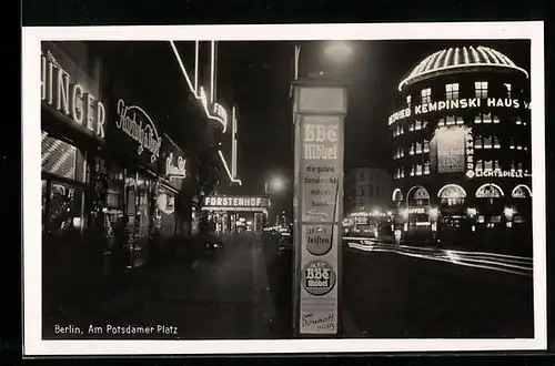 AK Berlin-Tiergarten, Am Potsdamer Platz bei Nacht
