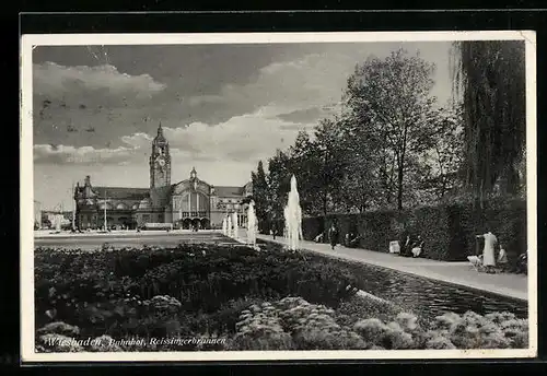 AK Wiesbaden, Bahnhof und Reissingerbrunnen