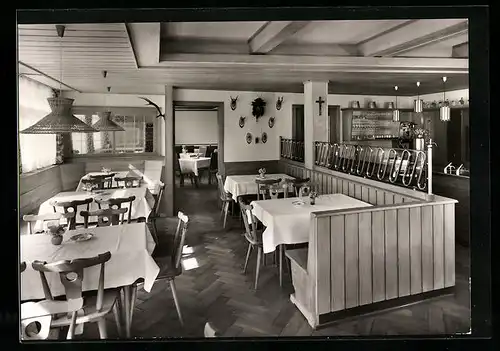 AK Lützenhardt bei Freudenstadt /Schwarzwald, Gastraum in Hotel-Pension Hirsch