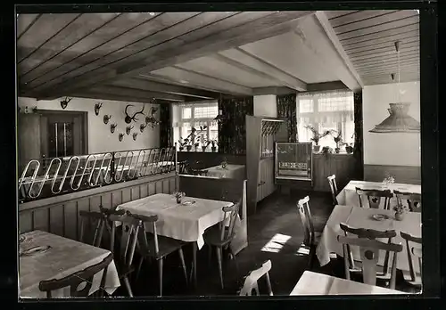 AK Lützenhardt bei Freudenstadt /Schwarzwald, Gastraum in Hotel-Pension Hirsch