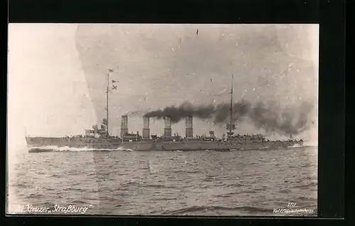 AK Kleiner Kreuzer Strassburg, das Kriegsschiff auf hoher See