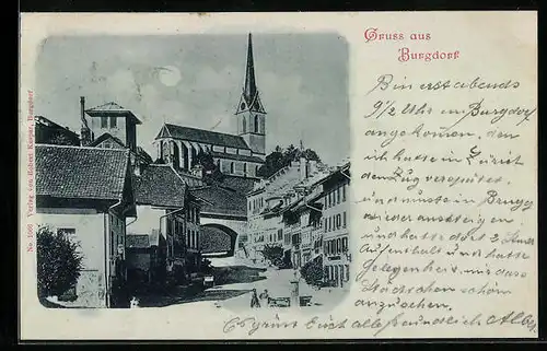 Mondschein-AK Burgdorf, Stadtplatz mit Brunnen und Kirche über dem Ort