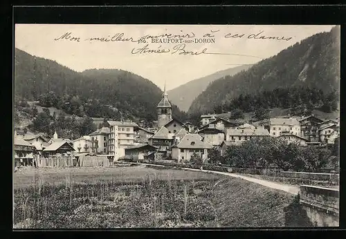 AK Beaufort-sur-Doron, Vue panoramique, L`Eglise