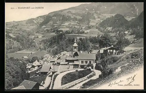 AK Beaufort-sur-Doron, Vue generale, L`Eglise