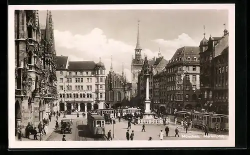 AK München, Strassenbahnen auf dem Marienplatz