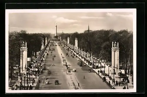 AK Berlin, Ost-West-Achse mit Siegessäule mit regem Verkehr